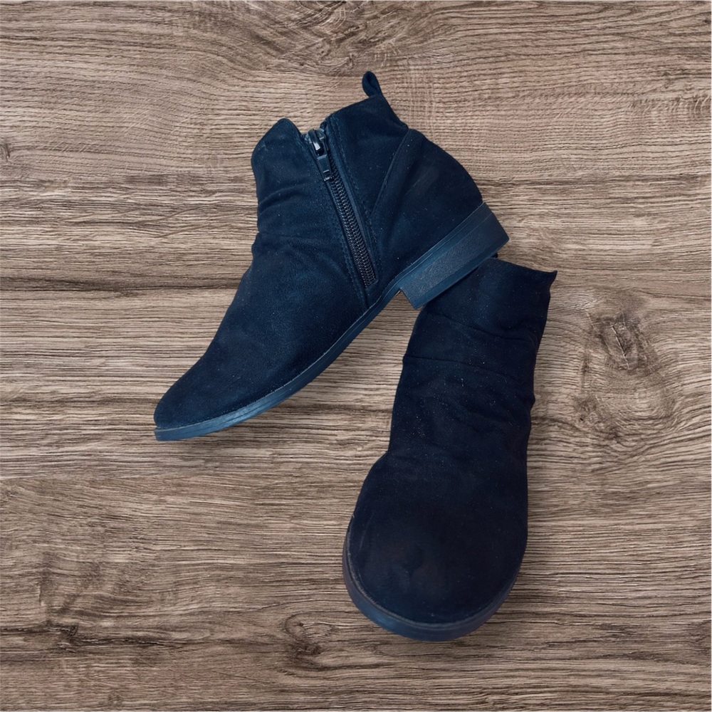 CeliaB Black Leather Boots